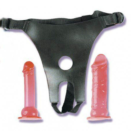 Трусики из кожзаменителя с двумя фаллоимитаторами CROTCHLESS STRAP-ON 2 DONGS HOT PINK Трусики из кожзаменителя с двумя фаллоимитаторами CROTCHLESS STRAP-ON 2 DONGS HOT PINK