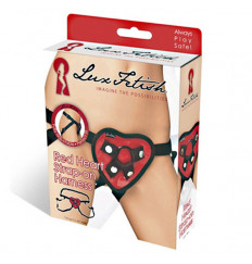 Трусики с красным сердечком для страпона