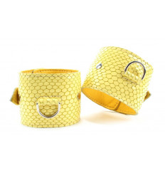 Кожаные наручники  Желтый питон