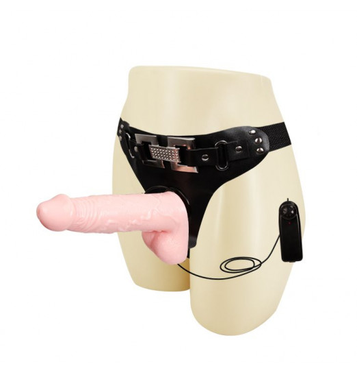 Реалистичный фаллоимитатор телесного цвета на трусиках Harness - 16,5 см.