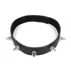 Черный ошейник на липучке с металлическими шипами