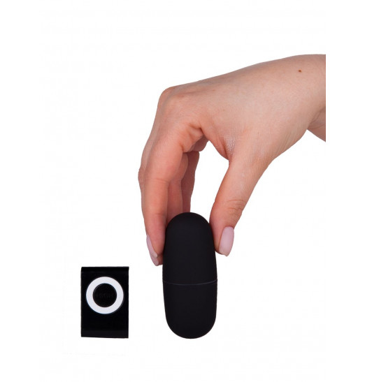 Черное виброяйцо с пультом управления - 7 см.