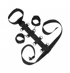 Черный фиксатор для рук с креплением на груди