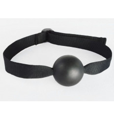Черный кляп-шар на ремешках с пряжками