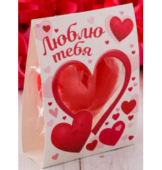 Красная романтичная свеча-сердце  Люблю