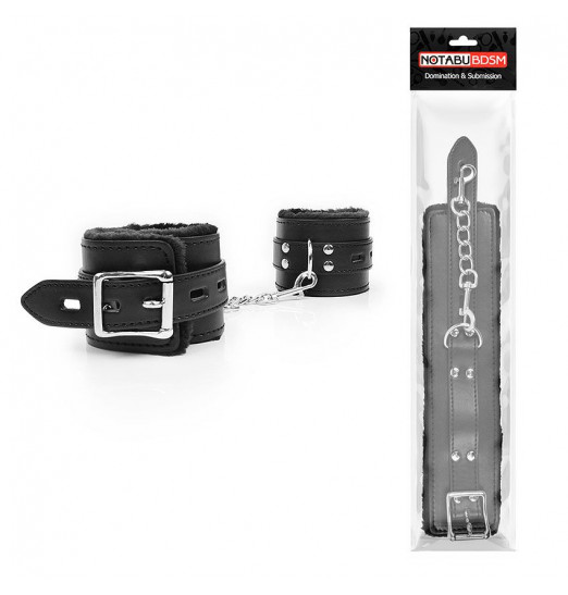 Черные оковы на металлических карабинах Черные оковы на металлических карабинах