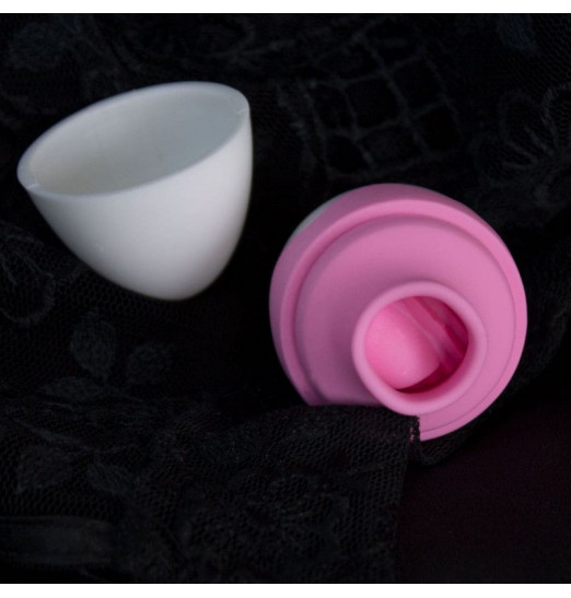 Бело-розовый стимулятор с язычком Tori Бело-розовый стимулятор с язычком Tori