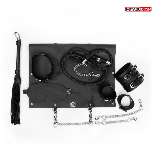 Черный набор БДСМ в сумке: маска, ошейник с поводком, наручники, оковы, плеть Черный набор БДСМ в сумке: маска, ошейник с поводком, наручники, оковы, плеть