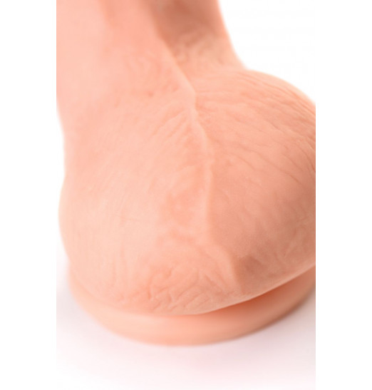 Телесный реалистичный фаллоимитатор Oliver - 18,5 см.