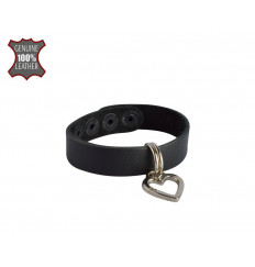 Черный браслет из кожи с сердечком-подвеской