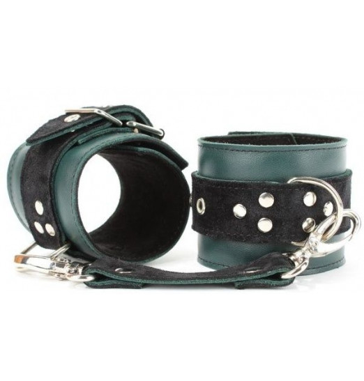 Изумрудные оковы на ноги Ladys Arsenal на карабинах