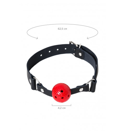 Красный кляп-шарик на черном регулируемом ремешке