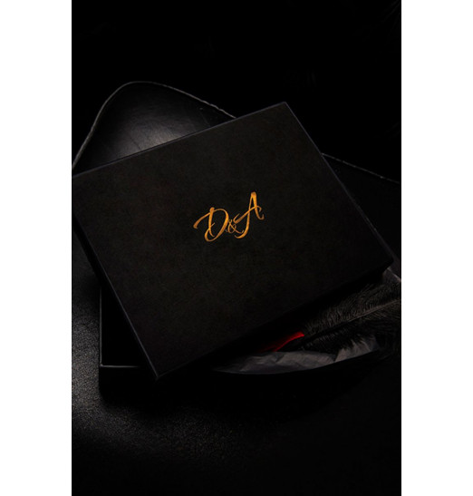 Пикантная лакированная портупея с заклепками Пикантная лакированная портупея с заклепками