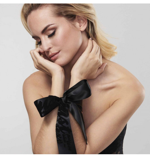 Черные ленты для связывания SILKY SENSUAL HANDCUFFS