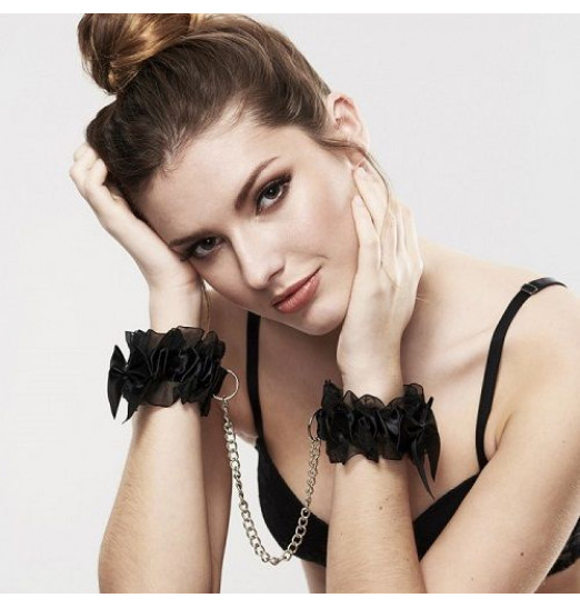 Черные наручники FROU FROU с цепочкой