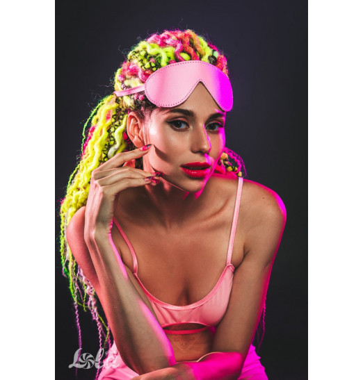 Розовая маска Shy