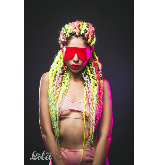 Красная маска Shy