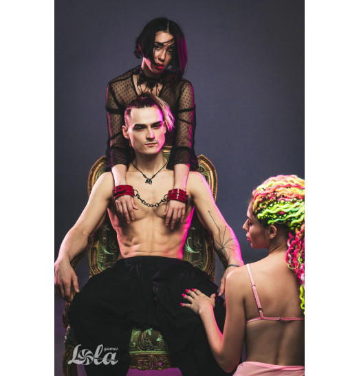 Красно-черные наручники Bizzare Красно-черные наручники Bizzare