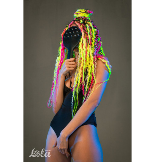 Черная шлепалка Barb с шипами - 30 см. Черная шлепалка Barb с шипами - 30 см.