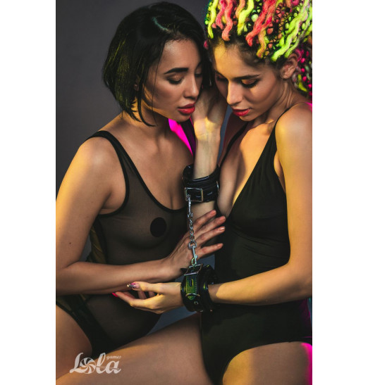 Черные наручники Party Hard Masquerade