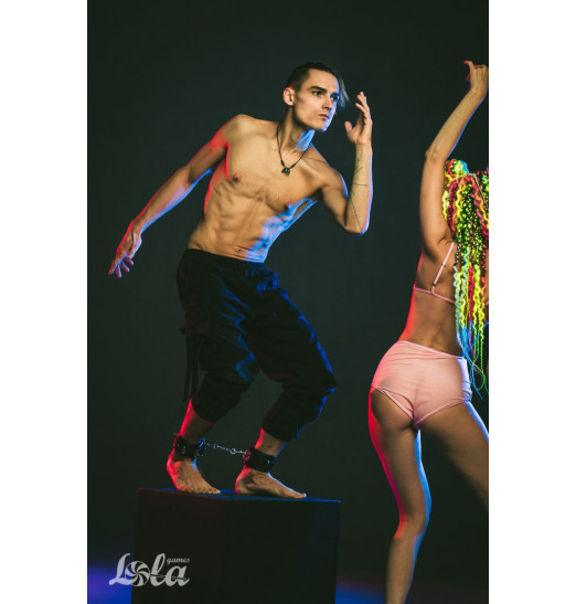 Черные оковы Amazea