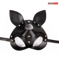 Черная маска с ушками и заклепками