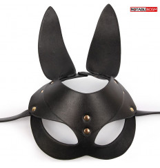 Черная маска с удлиненными ушками и заклепками