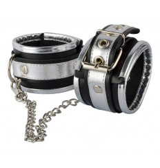 Черно-серебристые оковы из кожи