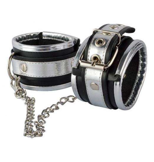 Черно-серебристые оковы из кожи