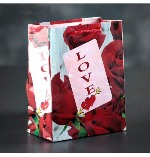 Подарочный пакет  Love  с розами - 15 х 12 см.