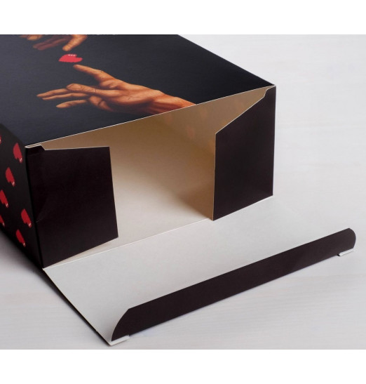 Складная коробка Love - 16 х 23 см. Складная коробка Love - 16 х 23 см.