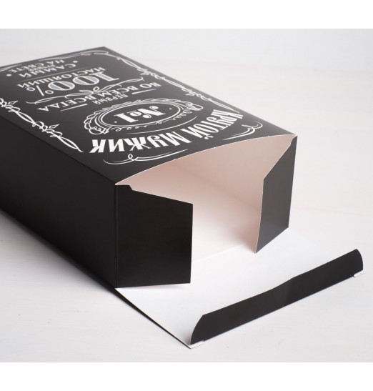 Складная коробка Крутой мужик - 16 х 23 см. Складная коробка Крутой мужик - 16 х 23 см.