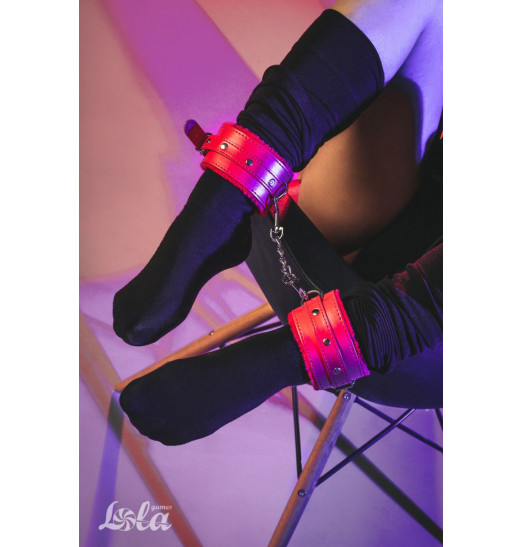 Красные поножи Eternity