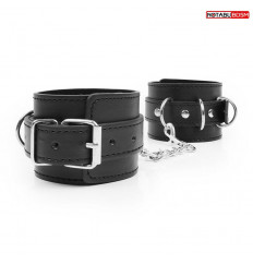 Черные гладкие оковы