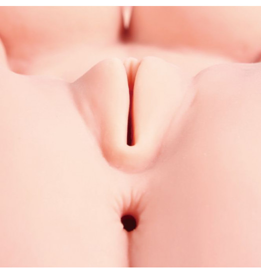 Телесный мастурбатор Victoria с двойным слоем материала