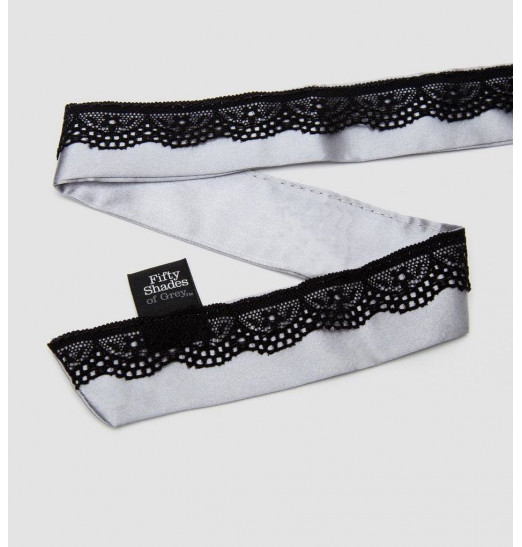 Атласный ошейник с зажимами для сосков Play Nice