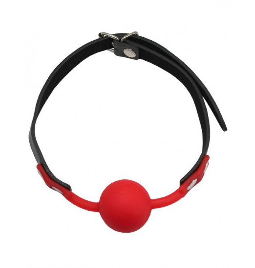 Красный силиконовый кляп-шарик с фиксацией на черных ремешках