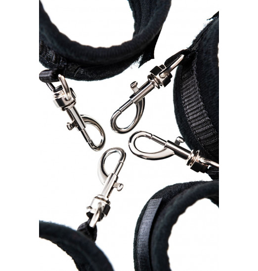 БДСМ-стрепы на кровать