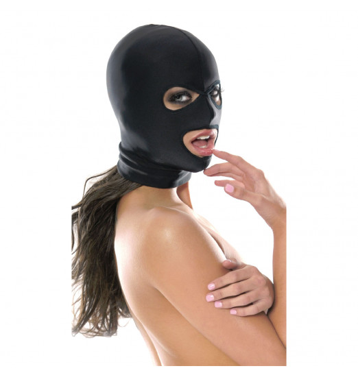 Маска на лицо с прорезями для глаз и рта