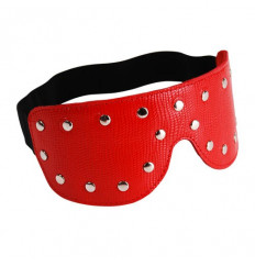 Красная кожаная маска на глаза с клёпками и велюровой подкладкой Красная кожаная маска на глаза с клёпками и велюровой подкладкой