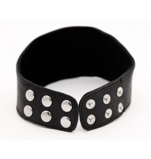 Кожаный ошейник с клепками и кольцами