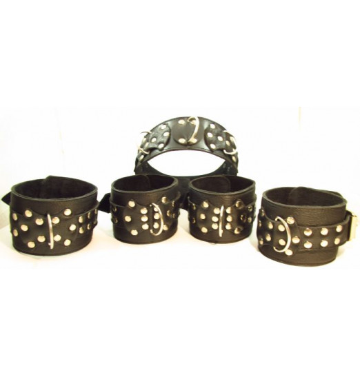 Комплект кожаных БДСМ-аксессуаров с клёпками