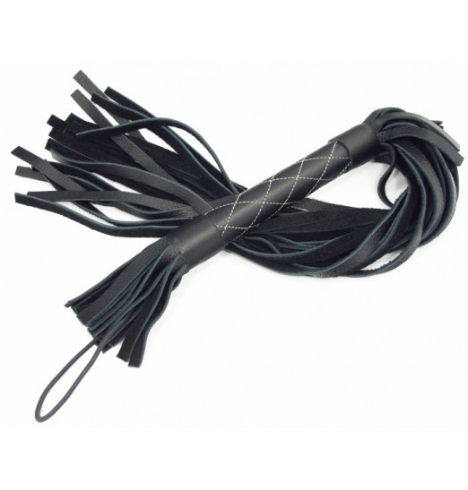 Аккуратная чёрная плетка  из натуральной кожи