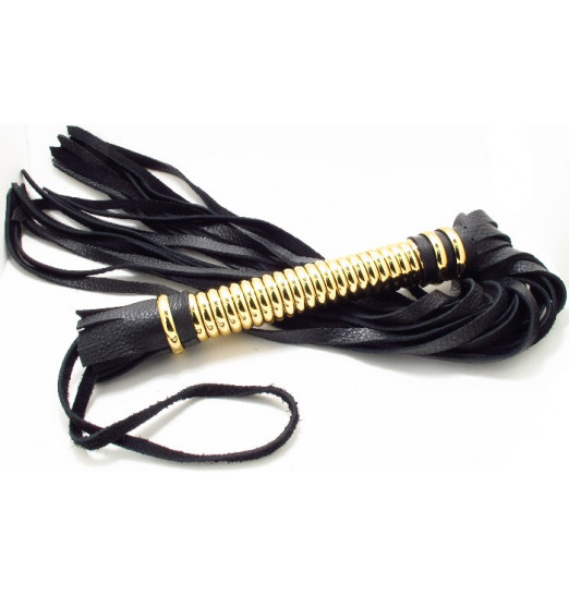 Чёрная плетка  из натуральной кожи с золотистой отделкой рукояти