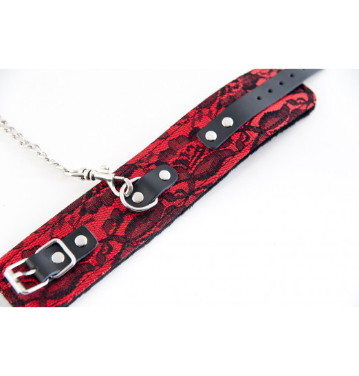 Красные кружевные поножи