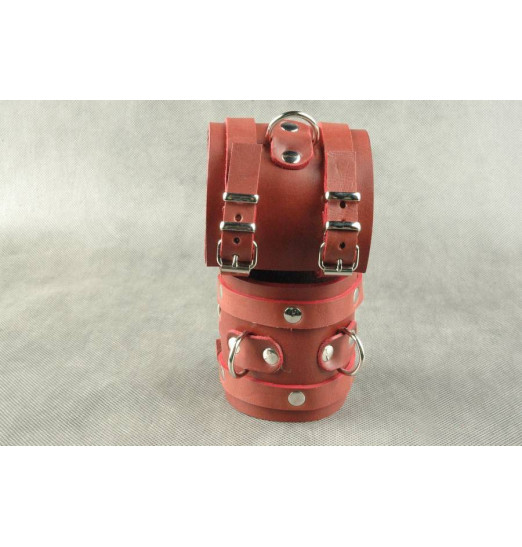 Широкие красные не подшитые наручники