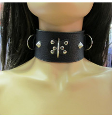 Черный кожаный ошейник с короткими шипами