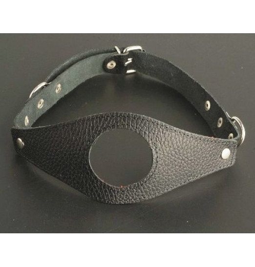 Чёрный кожаный кляп с отверстием