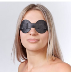 Чёрная кожаная маска на глаза для эротических игр