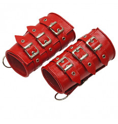 Красные кожаные манжеты Красные кожаные манжеты